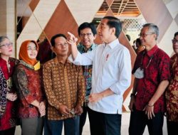 Presiden Jokowi Temui Teman Semasa Kuliah Saat Berkunjung ke Yogyakarta