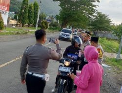Satlantas Polres Sumbawa Barat Berbagi Takjil, IPDA Andri Sunarko: Ramadhan Momentum Menebar Kepedulian